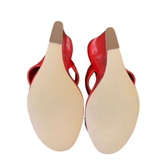 Shoe Dazzle 4.5 inch Sandles size 8, heels are transparent - Picture 5 of 5